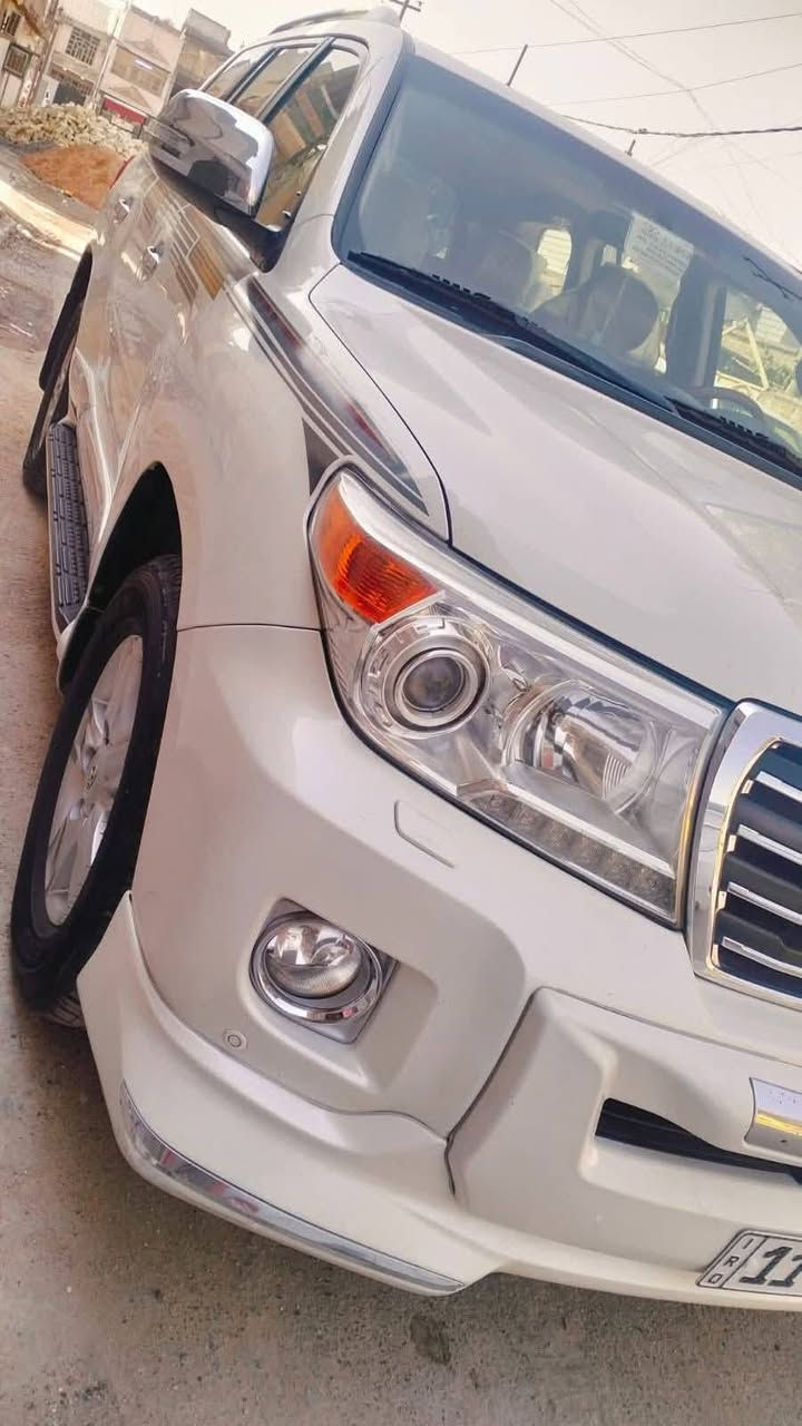 سلام عليكم
لاندكروز موديل 14

سوناره موجوده

ماشيه 140 كيلو

فئه فطيم 

مكانه بغداد

ورقه بغداد باسم صاحبه 

سعره 400  وبيه مجال ان شاءالله 

***********
