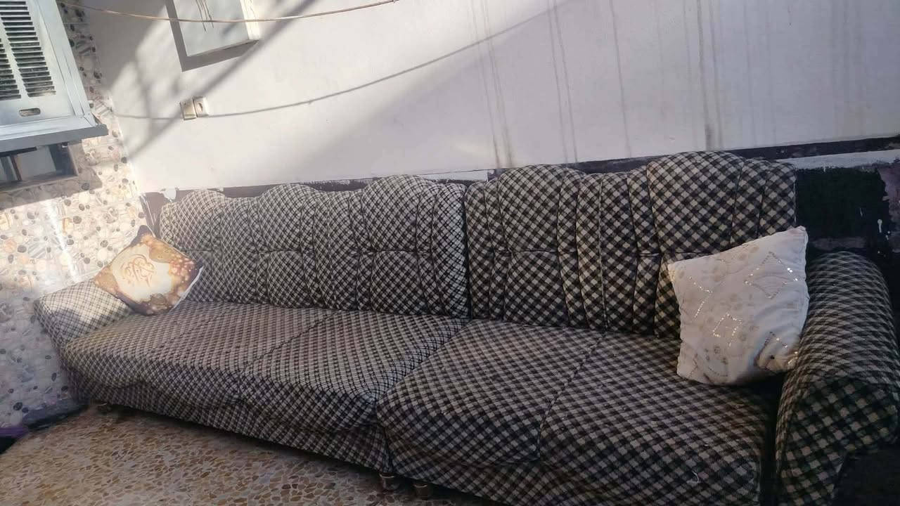 ديوان خشب عراقي ثقيل خمس أمتار ب 60 قفل 
وفلينه جديدة مامستخدمه حجم كبير ب 20 وبيها مجال
@العندو غراض ابيعلو هيا بعموله بسيطه والرزق ع الله سبحانه وتعالى🫂🫀🍒


**إذا كنت صاحب هذا الإعلان وتريد حذفه لأي سبب، رجاءا أرسل رسالة إلى الدعم الفني**