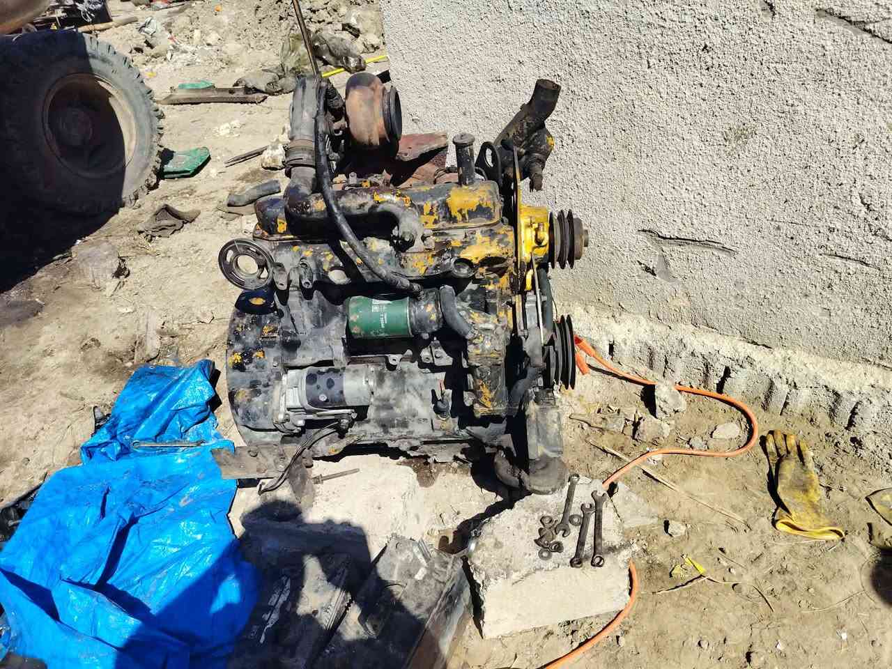 محرك جوندير حجم 106    4بستم برهم مولد ويرهم شفل لو حفاره جاهز مكان كربلا ***********
