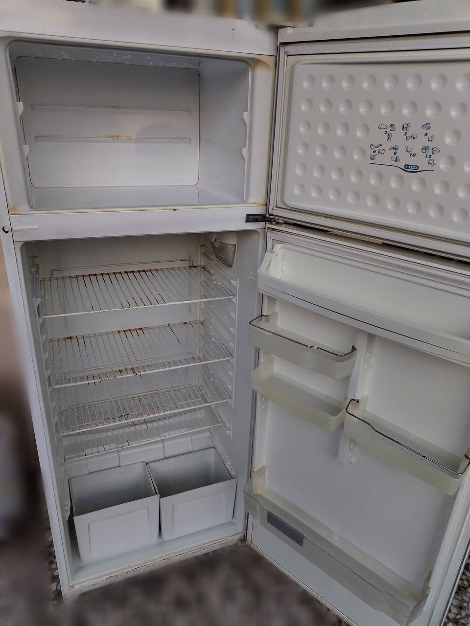 سلام عليكم
ثلاجة نوع VESTEL للبيع
حجم ١٨ مابيها تصليح 
سعرها ٢٠٠ وبيها مجال قليل
مكاني بغداد الغزالية


**إذا كنت صاحب هذا الإعلان وتريد حذفه لأي سبب، رجاءا أرسل رسالة إلى الدعم الفني**