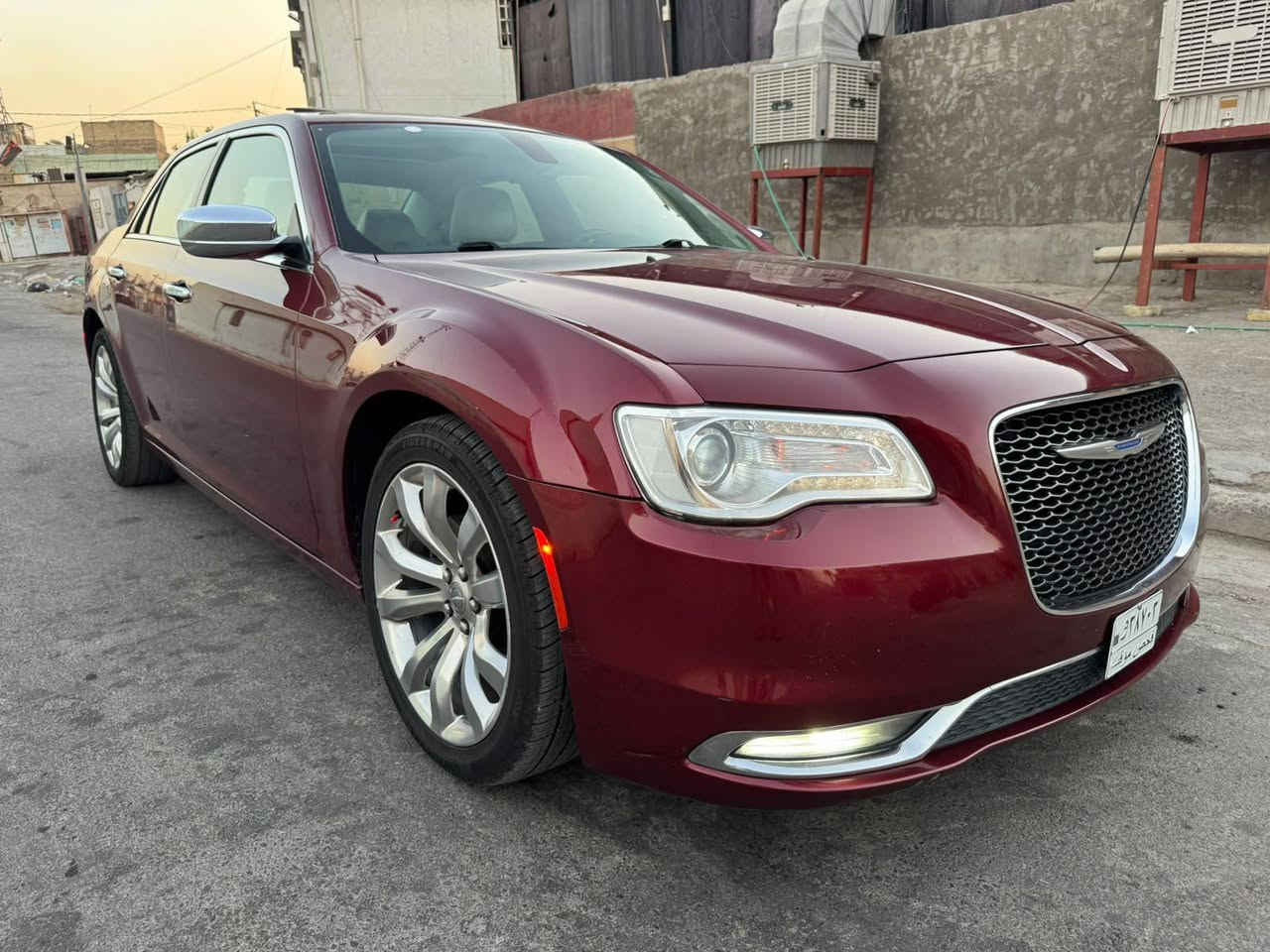 سلام عليكم 

اوباما كلايسلر 

موديل 2018

دخول جديد كتاب ضباط (رقم ديالئ)
تحويل مباشر 

فوول مواصفات 

بانوراما 

كشنات كهربائيه 

تدفئه تبريد 

ستيرن كهربائي + تدفئه بلستيرن 

تدفئه كشنات خلفيه 

داخل ابيض 

السياره جديده تجي وتشوف 

الحادث : سياره حادثه فقط بارد بصيط في جاملغ الخلفي 

مكان بغداد 

سعر اتصل 
***********
