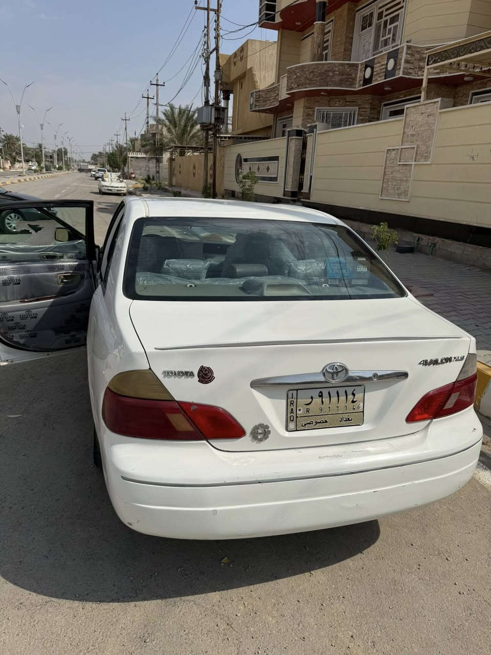 السلام عليكم 
افلون لون صدفي
موديل ٢٠٠١
صبغ حزام
صدر امامي وخلفي جديد
كير ومحرك مكفولات
فتحة
مابيها اي نقص ولله الحمد
السعر ٦٨ وبيها مجال شوية حگ الجية
العنوان/ ديالى 
الاتصال/ ***********
