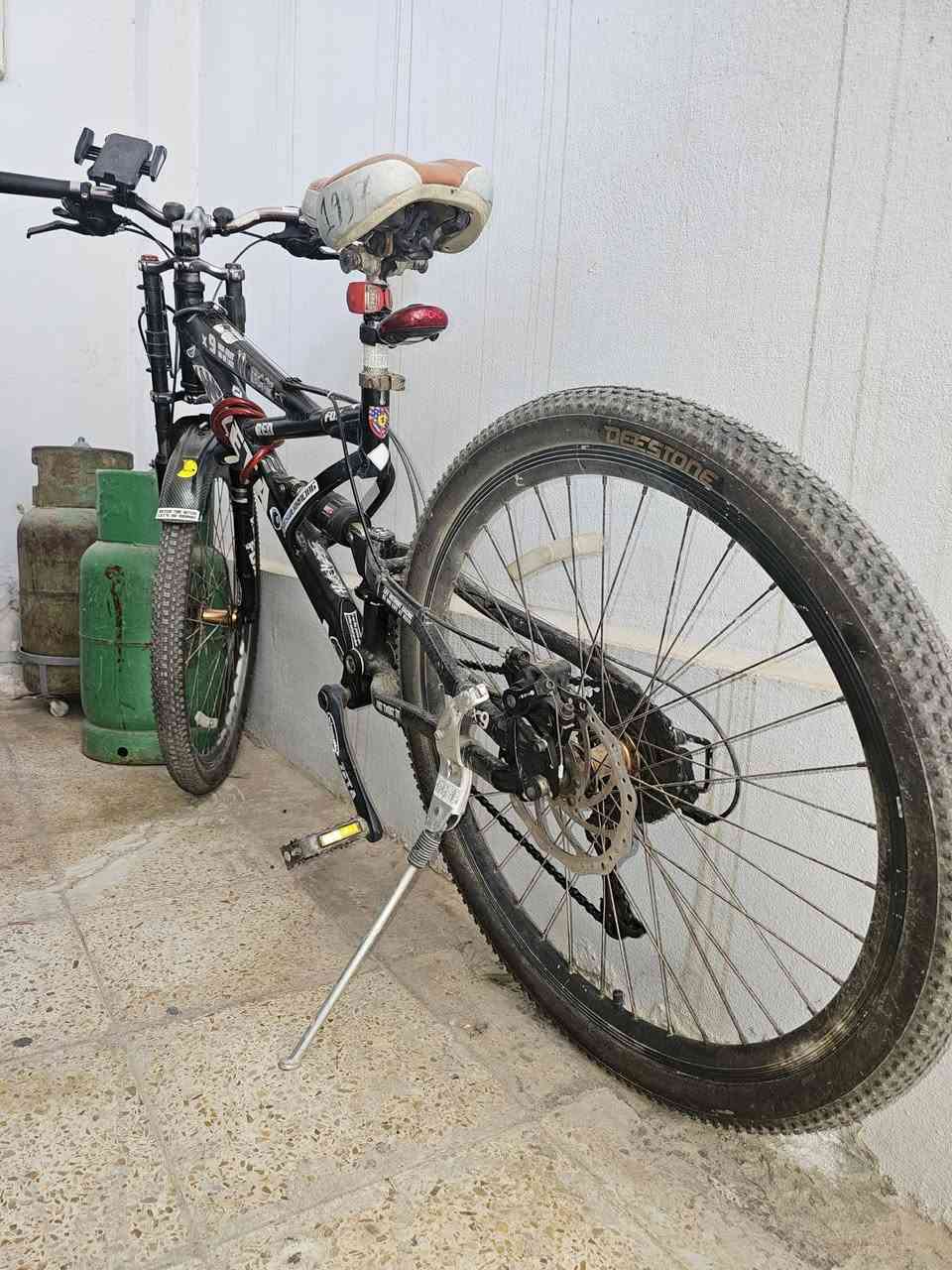 دراجه جبليه هيكل المنيوم
بطيخات برونزيه اصليه
دبلات FOX
وياله 3 طبقات المنيوم 
كلو مختوم ZOOM و SHIMANO
دسكات اماميه وخلفيه
مكينه خلفيه 9 نمر واماميه 3
تايرات جبليه كتان مال باله اصل 
كلو وضع شركه مامفتوح بي اي شي 
آلنكي وليس براغي 
مكاني موصل جانب الايسر 
سعره ٢٣٠ وبي مجال بسيط كلش 
فقط بي تقحيل بسيط


**إذا كنت صاحب هذا الإعلان وتريد حذفه لأي سبب، رجاءا أرسل رسالة إلى الدعم الفني**