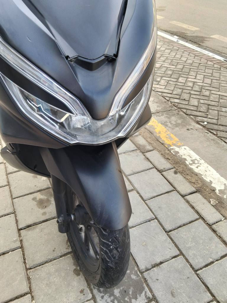 السلام عليكم ورحمة وبركاته دراجه pcx جيل الثالث جديد لن اسود طافي الدراجه مكفوله كفاله عامه مكاني بغداد الشعب باقي لتفاصيل خاص وهاذه رقم *********** بغداد, العراق
