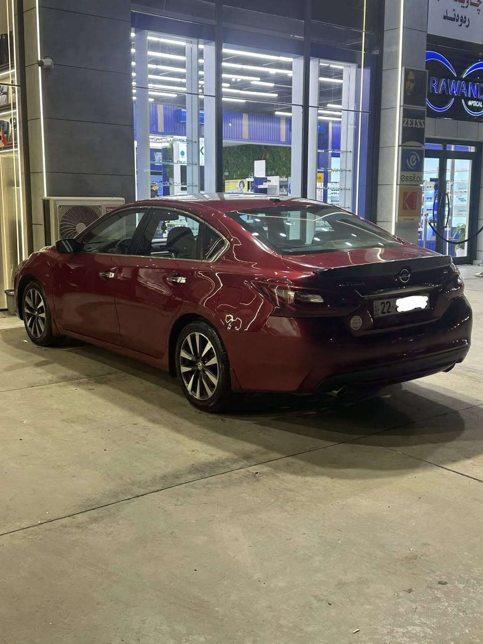 Nissan Altima SV
للبيع نيسان التيما 
لون ماروني 
2017
محرك 2500 4 سلندر
مواصفات SV
تحكمات استيرن
رادار جوانب
تشغيل عن بعد 
تبريد لمس
بصمة تشغيل بصمة ابواب
ويل كروم حجم 17 تايرات جديد
 السياره بدون نواقص كلها شرط 
كير ومحرك مامفتوح شرط
سياره بيها قطعتين صبغ  بوند+جامرلخ بدون ايرباك بدون دواخل 
عنوان السياره اربيل
سعر 123 ورقه وبيها مجال للشراي 
***********
