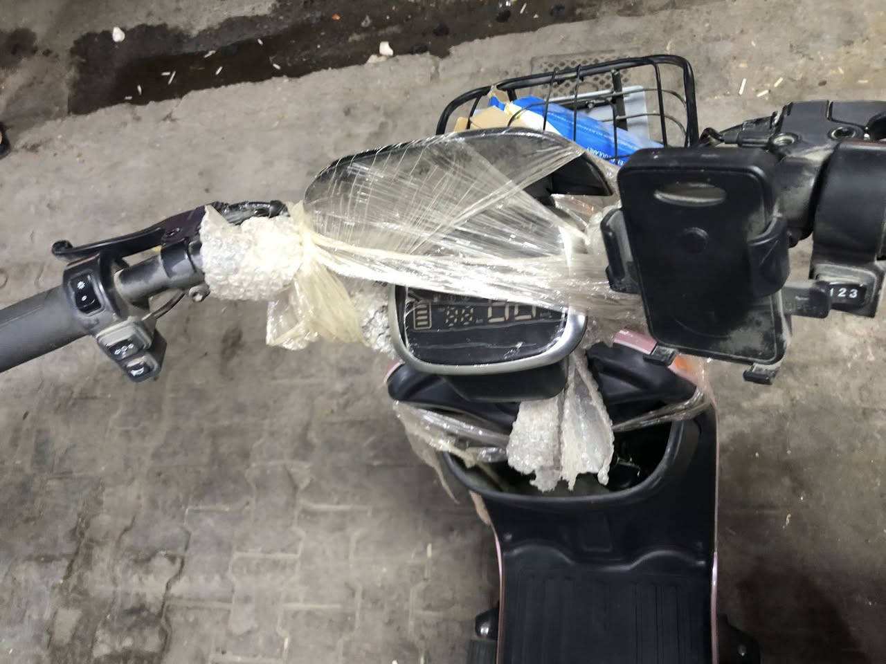 حجم 20 بعدهى زيرو يعني صفر بجيس 
سعر 500 الف اخر قطعه ضلعت بغداد الكريعات استفسار اكثر اتصال ☎️ ***********
