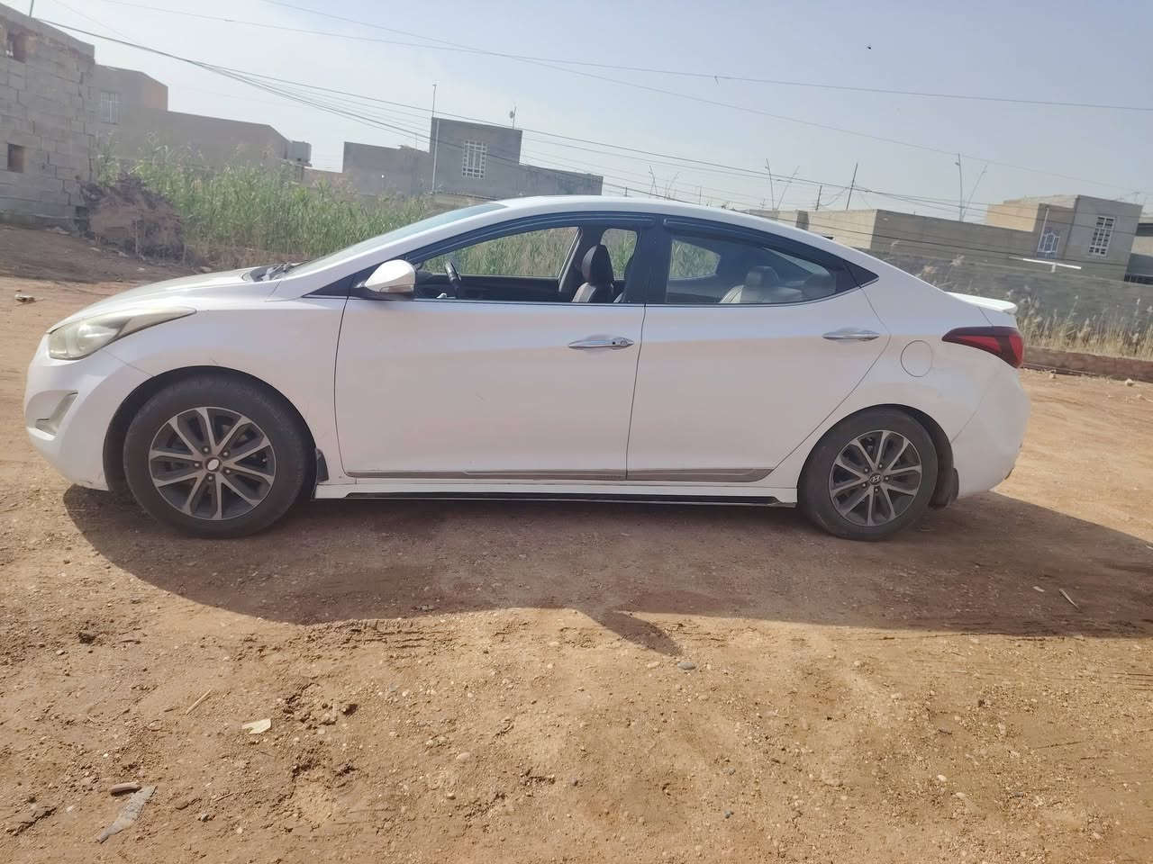السلام عليكم اخون النترا للبيع موديل ١٤ سياره بيه جاملق بيه تكشير بصيط اليسر وبيه ملاحضات سياره بيع او مراوس ١٧ السعر ١٢٠ وبيه مجال الطيبين العنوان الجزيره البعساف قرب جامع المصطفى وقم *********** وتحياتي للجميع ادمن وافق
