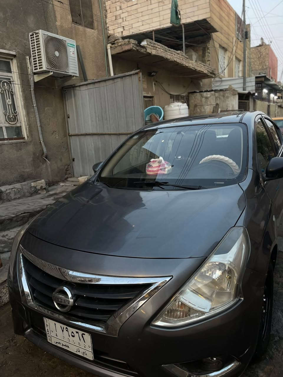 السلام عليكم سيارة نيسان فيرسا مديل 16 وارد امريكي كامل مواصفات تحكم جام كهربائي سيارة كاملة مانقصهة شي حادثها كدام بس ماوصل لا عرضانية ولا لغود صبغ بيبان وجاملغات للجمالية بدون لا ضربة ولامعجون كير محرك تبريد كفالة سنوية ل 28 وسيارة راعيها ب بصرة وسيارة موجودة بصرة جمهورية سعر 80  
***********
***********
