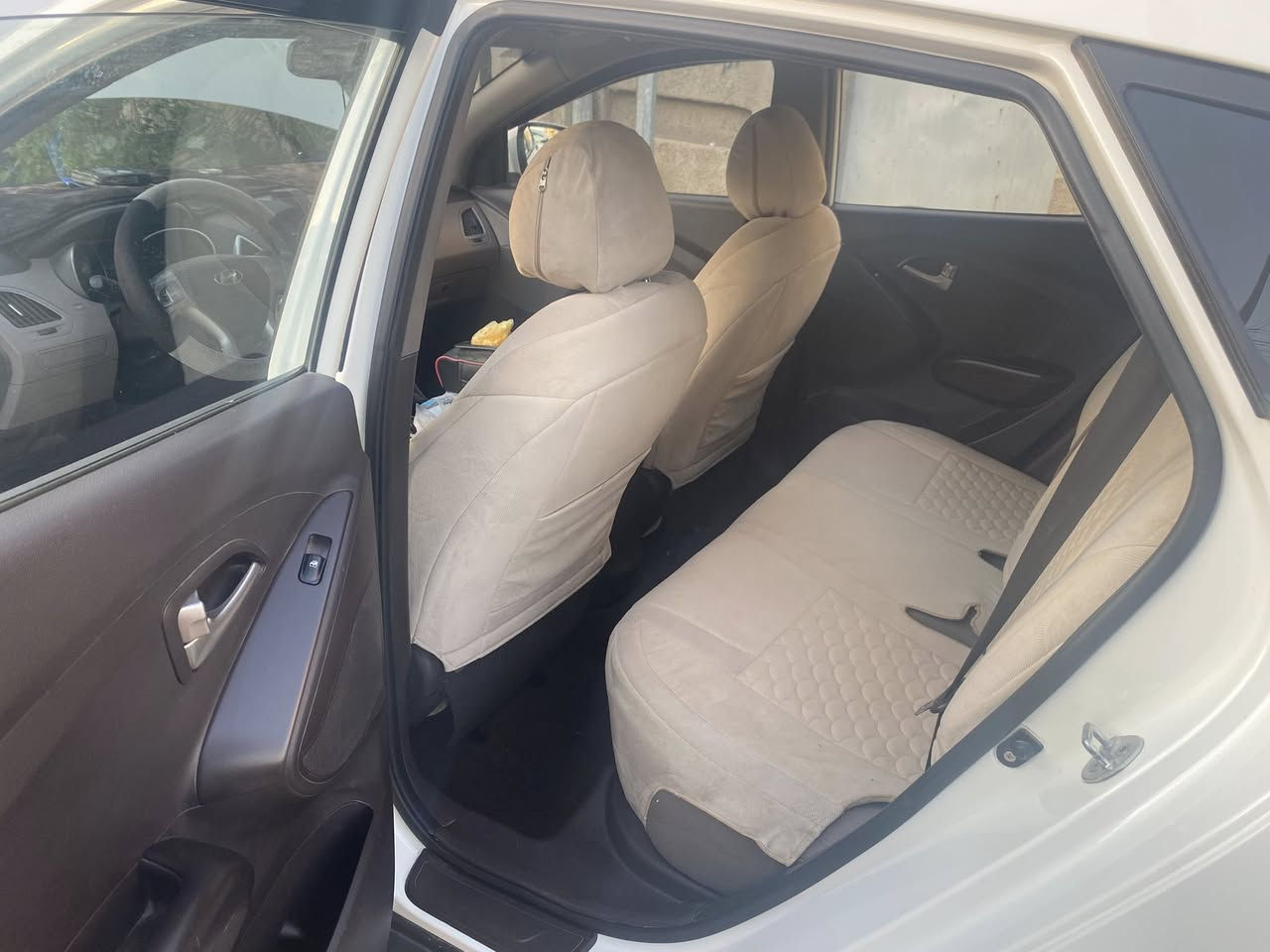 السلام عليكم توسان 13 نظيفه برغي مناقصه ماشيه 115 الف مكاني شارع فلسطين بسمي هاتف/ ***********   سعرها 150 ورقه بيه مجال قليل
