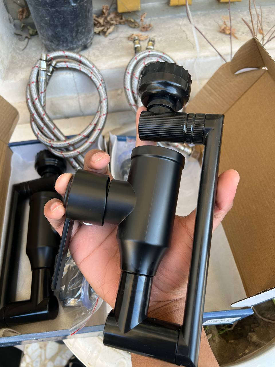 خلاط عدد 2 متحرك وزن ثقيل
كامل غراضهن يرهم سنك مغسله اول تم ثنيهم ب 15 
للحجز واتس ***********
