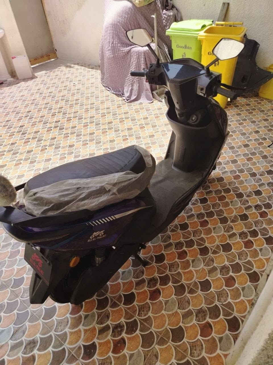 السلام عليكم...
دراجه شحن *للبيع*
جديدا جدا استعمال قليل...
المواصفات
3 سرعات
تمشي 90km
والتشتغل على بصمه
وبيه حساس مال حمايه.
السعر 850 وبيه مجال
المراسله واتساب ***********
العنوان بغداد السيديه
