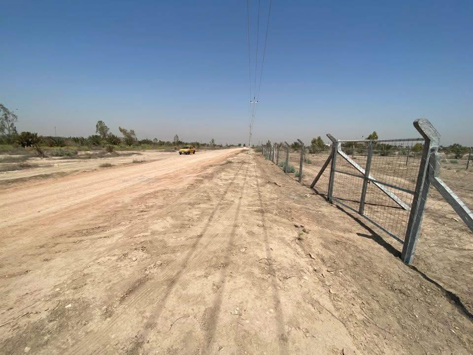 السلام عليكم ارض زراعيه للبيع مساحه 2دونم كافأت الخدمات سند 25مداور ثاني يوم شارع سبيس 12متر 
وجهه 38متر ونزال 134 مسيجه وجاهزه 
مكان /طريق دغاره قريب على مطعم واثق 
***********
