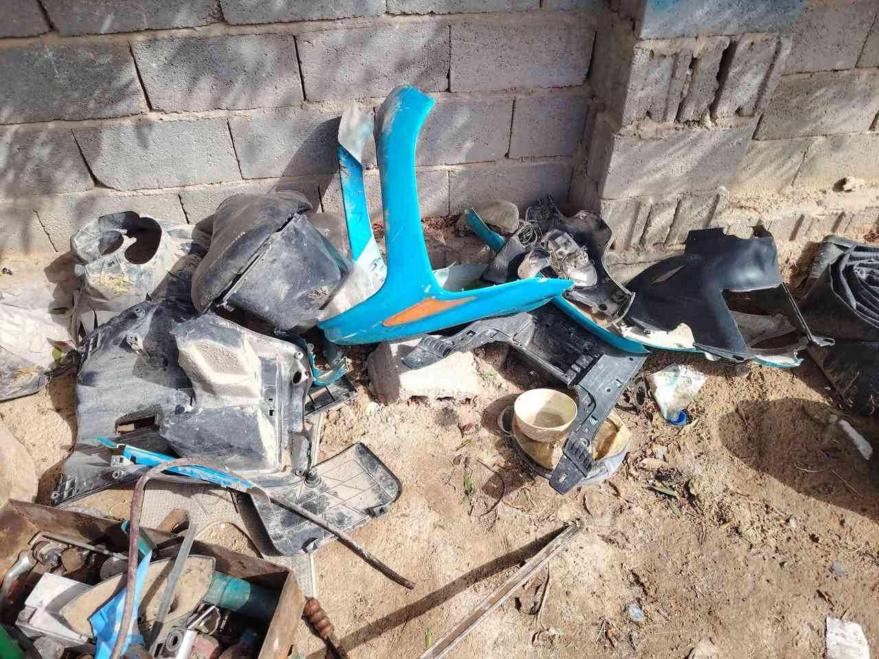 السلام عليكم
هاي الدراجه ما اعرف شنو عطلهة بدلتلهة كرنك جديد وغراض كلهة جدد وبعد متشتغل ماعرف  شنو عطلهة سابقن شغاله فقط صوت بل كرنك. للبيع السعر ب ٢٠٠ وبيهة مجال للشراي غراضهة كلهة جديده وكفراتهة كامله مكان الدراجه النجف ناحيه الحيدريه خان النص
***********
***********
