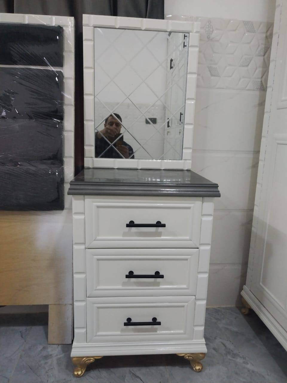 للشباب الداخلين #بمشروع_زواج
ركز معاي السعر لا يفوتك خصم العيد فرصة 

السعر تنافسي + توصيل مجاني + تركيب مجاني 
دوشك + مخدة عدد اثنين

من معرض الحمادة للأثاث المنزلي 
موديل «اسطنبول» 

تفاصيل الموديل: 

1. غرفة نوم فصال تركي بخشب عراقي
2. تتكون الغرفة من ٦ قطع كاملة
3. الوجه صاج ٥ ملم الداخل صاج ٤ ملم
4. كنتور خمس ابواب ملحق + زاوية نفس الارتفاع
5. النقش زان مصري والمجرات حفر جنب
6. الغرفة مصبوغة «أبيض حراري» حسب الطلب
7. ويتوفر صبغ ٧ الوان 
8. البرغي قفيص شد وحل ١٠٠ مرة ضمان واكثر

للتفاصيل حول السعر الناري 
اتصل او ارسل رسالة على الرقم التالي 

***********
