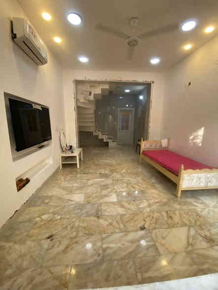 مشتمل للبيع  في منطقة المشتل قرب مصرف الرافدين
بناء حديث 2025 
مساحة المشتمل 64  واجهه 4 نزال 16
يحتوي على 🌟كراج + استقبال+ حولي +مطبخ + حمام + منور
الطابق الثاني 🌟يحتوي على 2 غرف نوم
الطابق الثالث 🌟 يحتوي على غرفة نوم+ حمام +
ملاحضه 🛑 ارضيه مرمر ابواب قاصه شبابيك  المنيوم سلايت 
للاستفسار الاتصال بالرقم:  ***********
