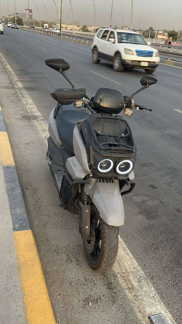 السلام عليكم 
للبيع دراجه اباتجي شحن 
الجوهرة البحرية شغاله مابيها اي مشكلة 
نظافة 90% 
البطارية جديدة قبل شهر بدلتها
لون رصاصي مميز 
مزودة ببوكس دلفري  
مكانها بغداد العامرية 
سعر 950 وبيها مجال


**إذا كنت صاحب هذا الإعلان وتريد حذفه لأي سبب، رجاءا أرسل رسالة إلى الدعم الفني**