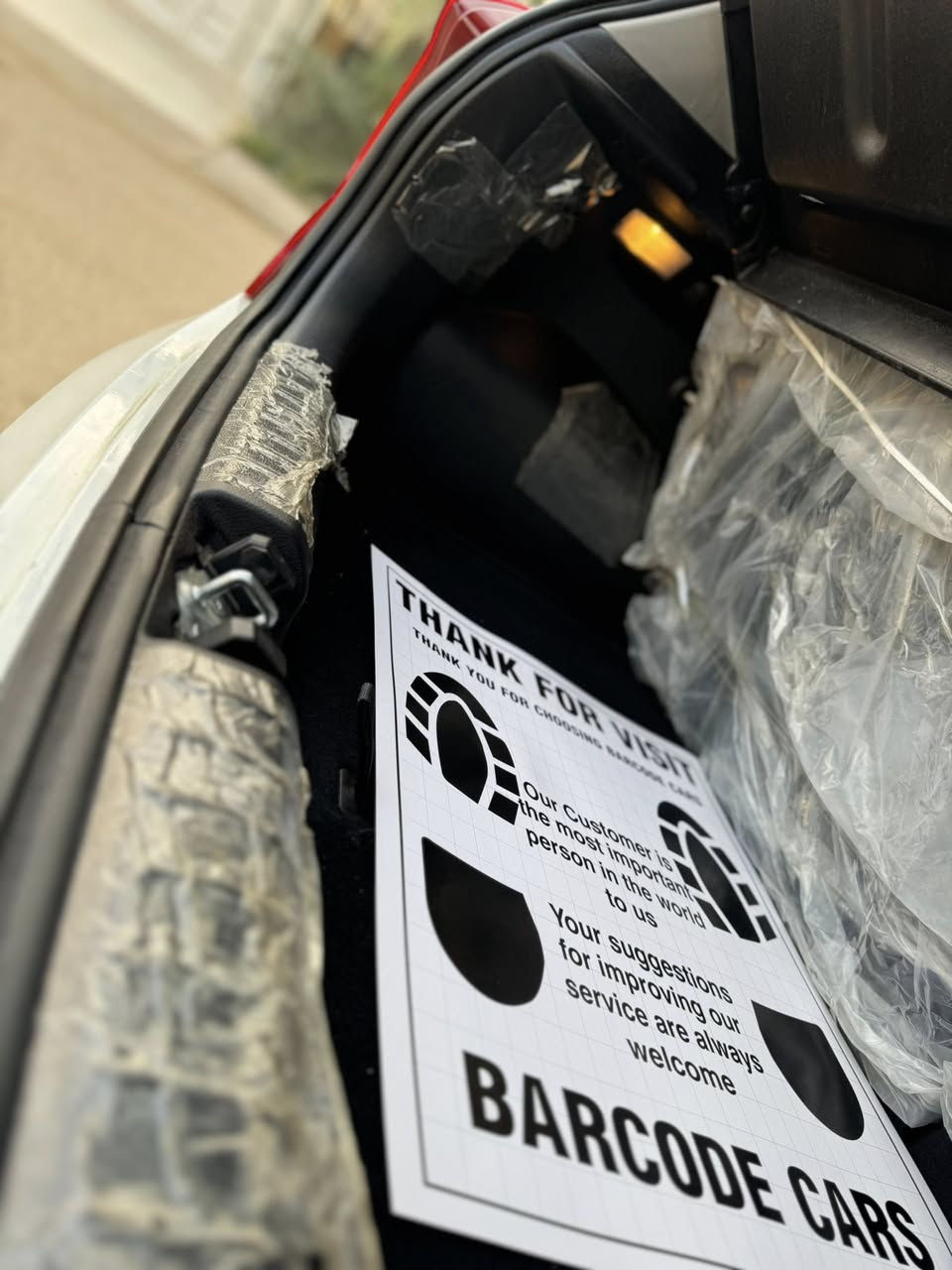 كيا بيكانتو خليجي
ضمان (الشركة الدولية العراقيه)
موديل ٢٠٢٣ 
السياره شبه زيروو 

🔺كفااااله عامه 
(كفالة من الصبغ والتبديل والتعديل والبارد والحالوب كفااالة عامه) 

⬅️ السيارة رقم بغداد الدولي الجديد 
مشروع وطني ومجددة ٥ سنوات 
الى سنة ٢٠٢٩

⬅️ماشية ( ٢٢ )الف كم فقط
السيارة ب اسمي 
تحويل ثاني يوم 

⬅️السيارة ماخذه من الدولية ع ايدنه فقط 
وجديدة وكل غراض الشركة بعده بيه 
والسيارة الفابلون والنايلون مال سيارة من استلمته كله بعده بسيارة محد لاعب بيه
حتى الجداحة والاريل بعدهم بنايلون الشركة 

والشكنات لحد هسه مفاك النايلون منه حتى الاستيرن هسه شلة الدوشمة مالته

⬅️والسيارة جاهزة من كلشي 
وكلشي باقي بيه على بلاد من استلامة من الشركة

🔺ومعروفة مواصفات البيكانتو مال دولية 

⬅️مواصفاته /
شاشة اندرويد 
كاميرا خلفية دوارة
حساس خلفي 
محرك دوش المرغوب
 ٤ سلندر
ويل كب
٤ جام كهرباء
الداخل كشنات مخمل بعده بنايلون الشركة
بروجكتر امامي 
فول تحكم ستيرن
اشاير بلمري
مري شفط 
مري كهرباء
مخرج AUX
مخرج USB
ماشية ٢٢ فقط
جي بي اس 
مانع انزلاق 
حساس اطار
علامة كيا الجديدة
الداخل اسود فحمي

⬅️السيارة قبل كم يوم داخلة هزه جديدة ومحول الرقم الجديد ومجدد السنوية ٥ سنوات ومن كلشي كاملة يعني الياخذه مجرد تحويل 

⬅️ والسيارة شبه زيرو وكفالة من كلشي 

السيارة سعره ١٣٠ ورقه 
(دفتر و ٣٠ ) 
مكان السيارة بغداد 
وهذا رقمي 
***********
