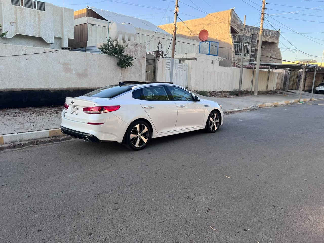 اوبتيما موديل ٢٠١٩ فول مواصفات جديده وارد اميركي رقم بغداد بسمي
بانوراما 
رادار امامي وخلفي وجانبي 
شاشه 
قياده ذاتيه رادار امامي
ويل كب رياضي
شكنات جلد كهرباء 
تدفئه كشنات 
ماشيه ٥١ الف  تراي زيرو 
لون ابيض صدفي محرك ٢٤٠٠ جي اي 
حادث واضح بل سونار  ....فلوجه 
***********
سعر ١٢٨ بي مجال
