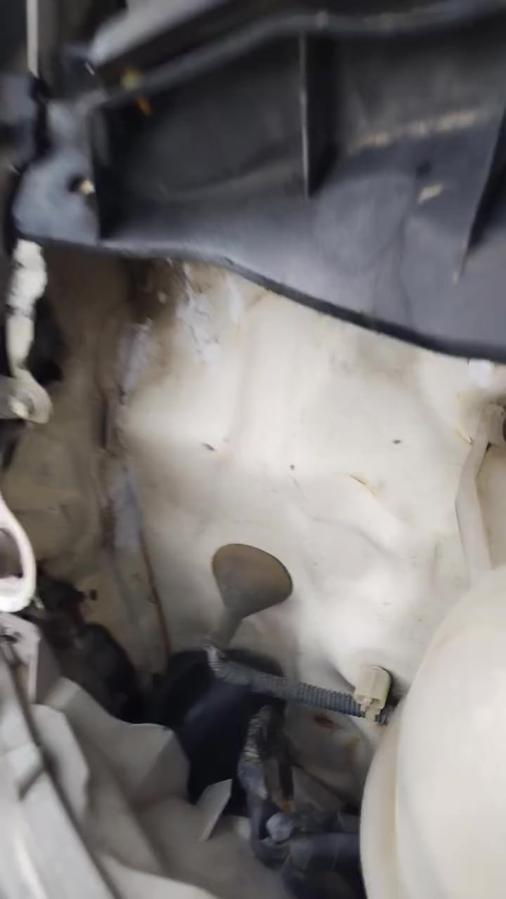 هایس مۆدلی2006عیزام سبووغە ڕەقم سەنووی جیدغازوبەنزین سعری135مکان سیارەاربیل***********
