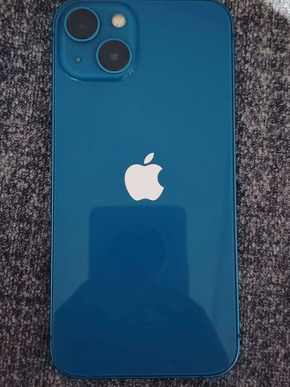 ١٣ عادي ذاكرة ١٢٨ دبل سيم كارت مبدل فقط بطارية اطيك بيهة ضمان سنة اصلي وكالة فقط ولباقي كلة شغال فيس أيدي اتصال بي والدكمة التعلي ول صامت واكفات وسماعة اتصال الة تفتح مايك فقط ولباقي كلة شغال اذة بي زلغ يرجع شرط  ابعلك اباب البيت اذة بي مشكلة يرجع مكاني نجف عباسية السعر خاص رقمي *********** بي واتساب
