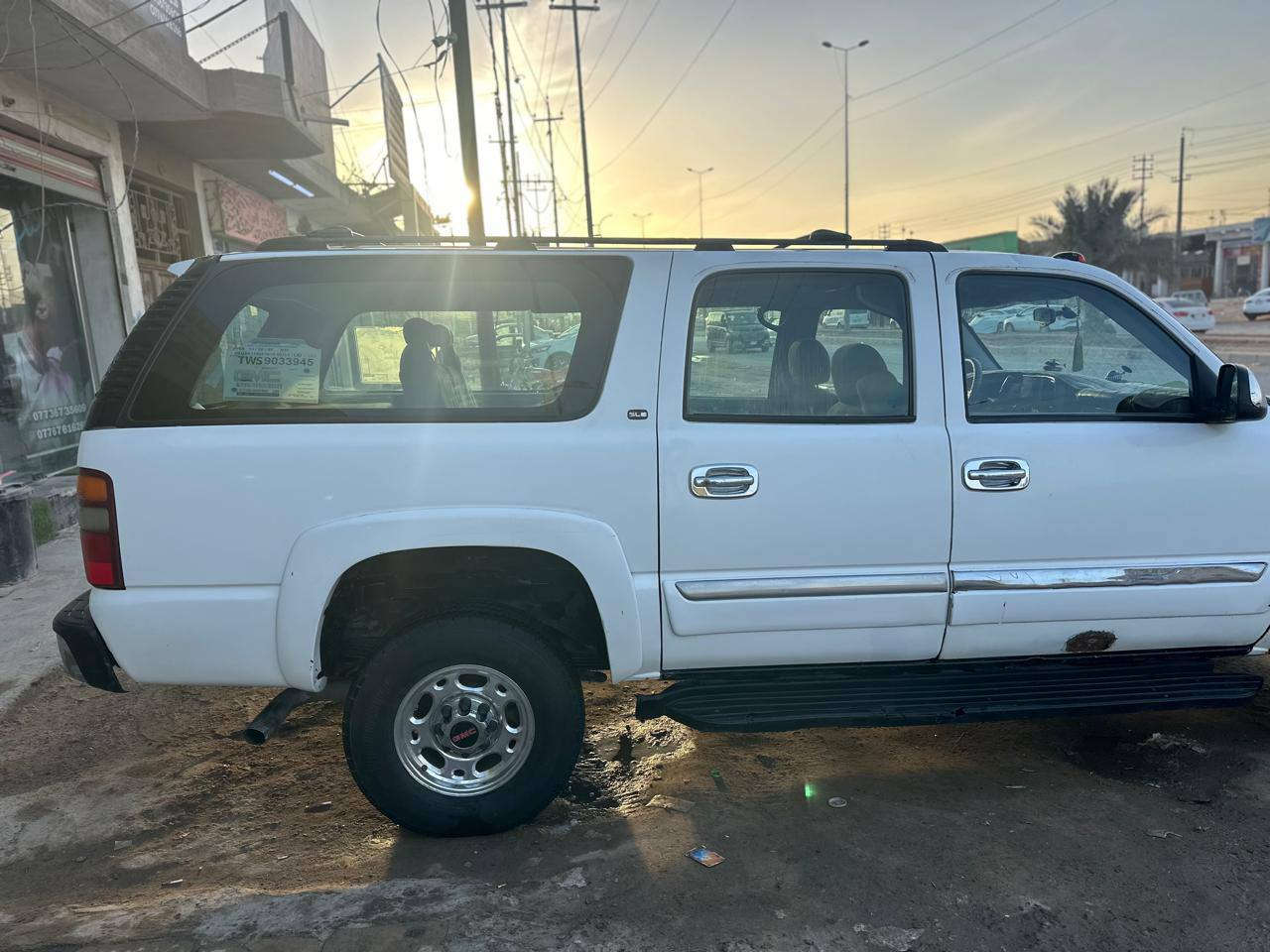 السلام عليكم ورحمه الله وبركاته 
عندي سياره جمسي يوكن للبيع 
موديل 2003أصل  لون ابيض 
رقم انكليزي بغداد خصوصي بسمي 
مكينه6و100  كير 1000 
حديديه جديده 
منظومة بانزين جديده
8براغي
ابطاين بيبان كدلاك
غرفة جديده 
تبريد شغال 
السعر120وبيه مجال
للاستفسار أكثر اتصل على الرقم 
***********
