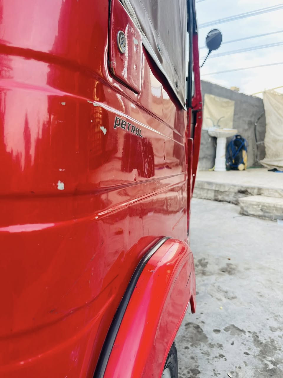 تكتك للبيع ٢٠١٨بسمي مكينه وكير وتخم تاير بدون صبغ رقم الهاتف ***********مكان بغداد منظومه زنون كهربائيات كله شغاله
