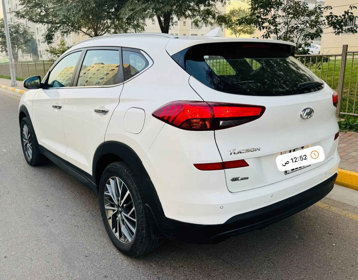 السلام عليكم شباب للبيع توسان موديل 2019 وكالة الكاصد مكفولة  من الضربة والتبديل والصبغ والبارد   !!!ماشية 88
مواصفاتها  بصمه وشاشة اصلي واريل نفگيشن  ،،وكراسي كهرباء وتبريد قطعتين وحساس امامي وخلفي ودبل لد ابيض شاحن واير ليس،، محرك 2000 دوش  وداخل بيجي ومري شفط ودبل تحكم و مود درايف 3 أنظمة ورقمها بغداد بسمي مشروع وطني (الرقم الدولي ) 
مكانها بغداد للاتصال ***********
