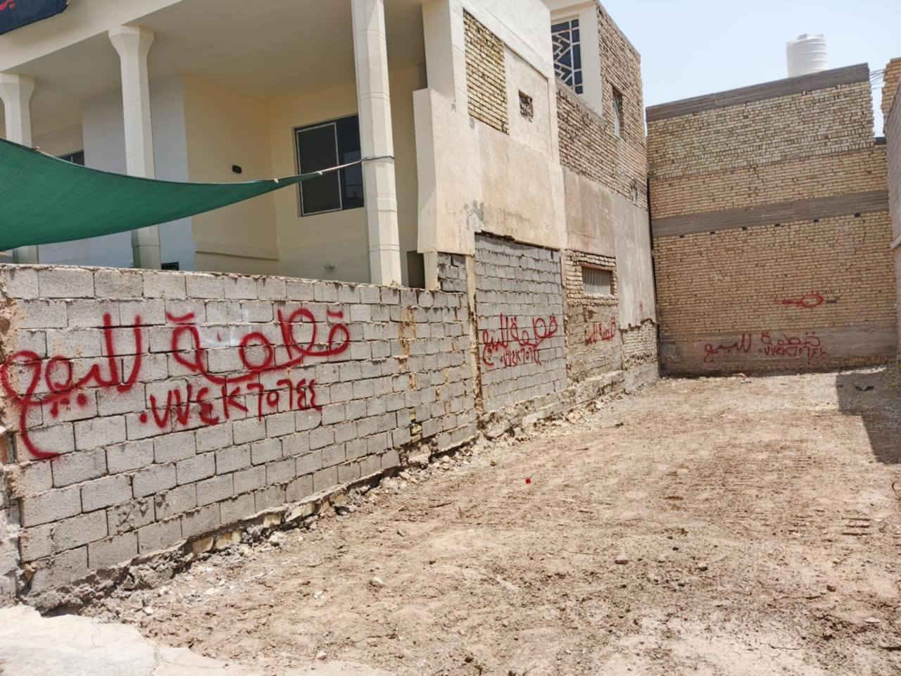 قطعه للبيع في الجمعيه الثانيه خلف متوسطه الفرزدق المساحه 122.5والواجه6.100نزال 20للستفسار ***********
