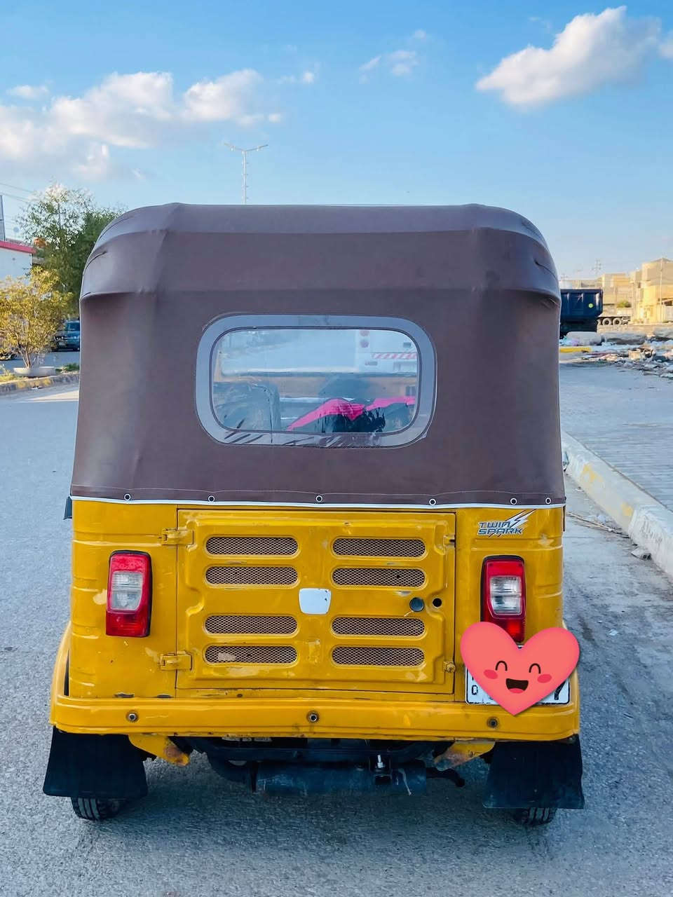 السلام عليكم تك تك 2020رقم وسنويه .....للبيع السعر5ونص قفل تك تك ماناقصها شي مكاني ميسان حي الخليج رقم الهاتف
***********
