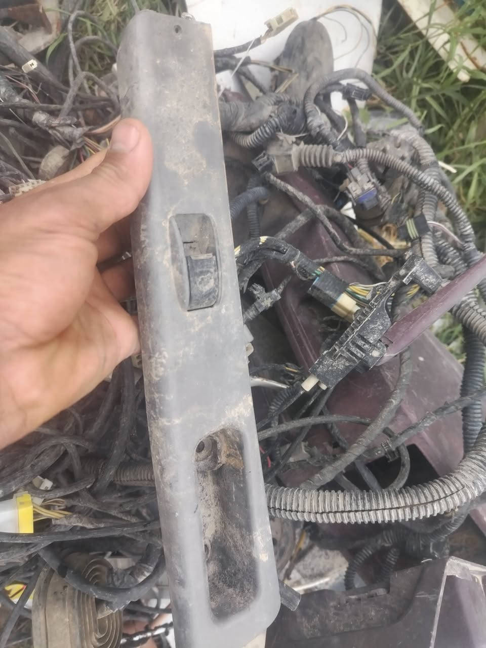 السلام عليكم غراض كريت ويل تفصيخ مكاني سماوه
ضفيره للسياره كامله 

اكسن

كاردن كامل

اقفاله بيبان

مكائن جام

عدادات

قفل بنيد

دواسه بريك كامله

دواسه بانزين

مساطر جام 

شفت ستيرن مع الصليب

رمايد بيبان

قاعده فيوزات الخارجيه والداخليه

كشن امامي الصدر

فرس 

***********
