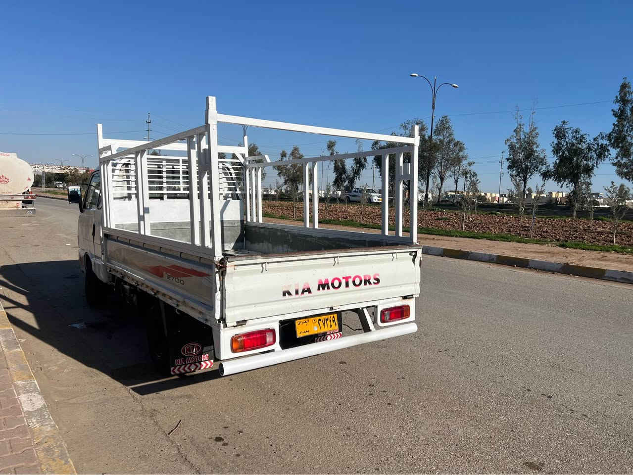 Kia bengo
بي. سةرة تاية.  مكينةي ٢٧٠٠  
مالي كةسابت 
سةيارةيةكي بي مسرةف گيرو مكينة بي عةيبة 
نرخي 22$
شوين جمچة مال 
***********
*********** شمشمل, السليمانية
