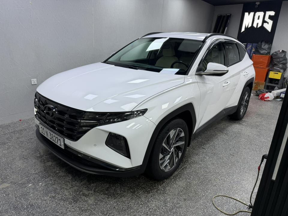 السلام عليكم
توسان خليجي موديل2024 
ضمان الاولى موتور
فول مواصفات ما عده البانوراما
حساس امامي خلفي
كشنين كهرباء
شاحن واير ليس
نضام ترحيب 
السياره ع حاله الوكاله 
ماشيه 68
المكان الكراده
السعر: 21.300$
الرقم:***********
