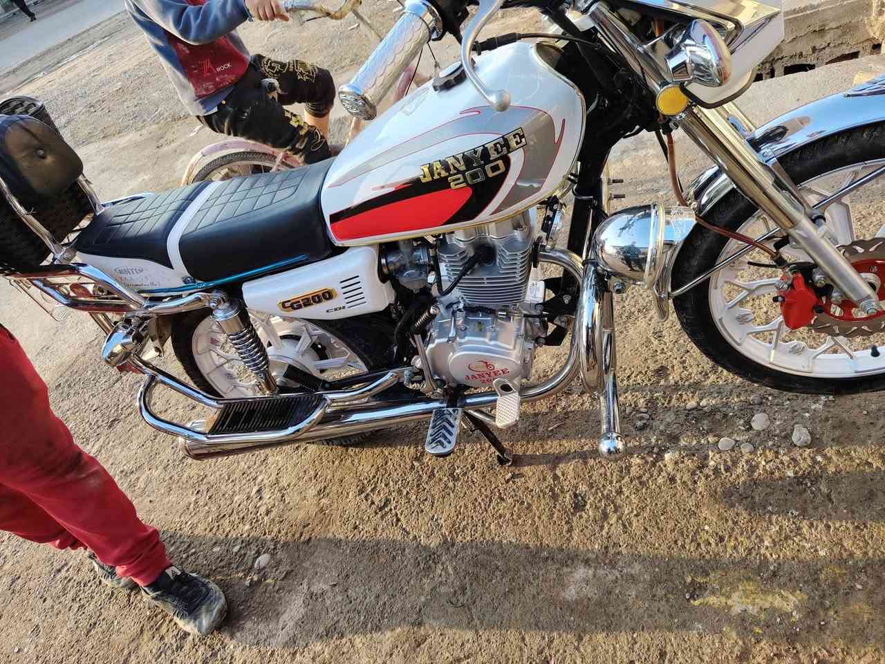 السلام عليكم ماطور كله2025

 محرك 200 ماطور صفر مستعمل قليل محرك شرط كهربائيات كله شقال منفيس موجود سعره 900 وبيه مجال شراي تعال خاص وتدلل مكاني اشميط ***********
