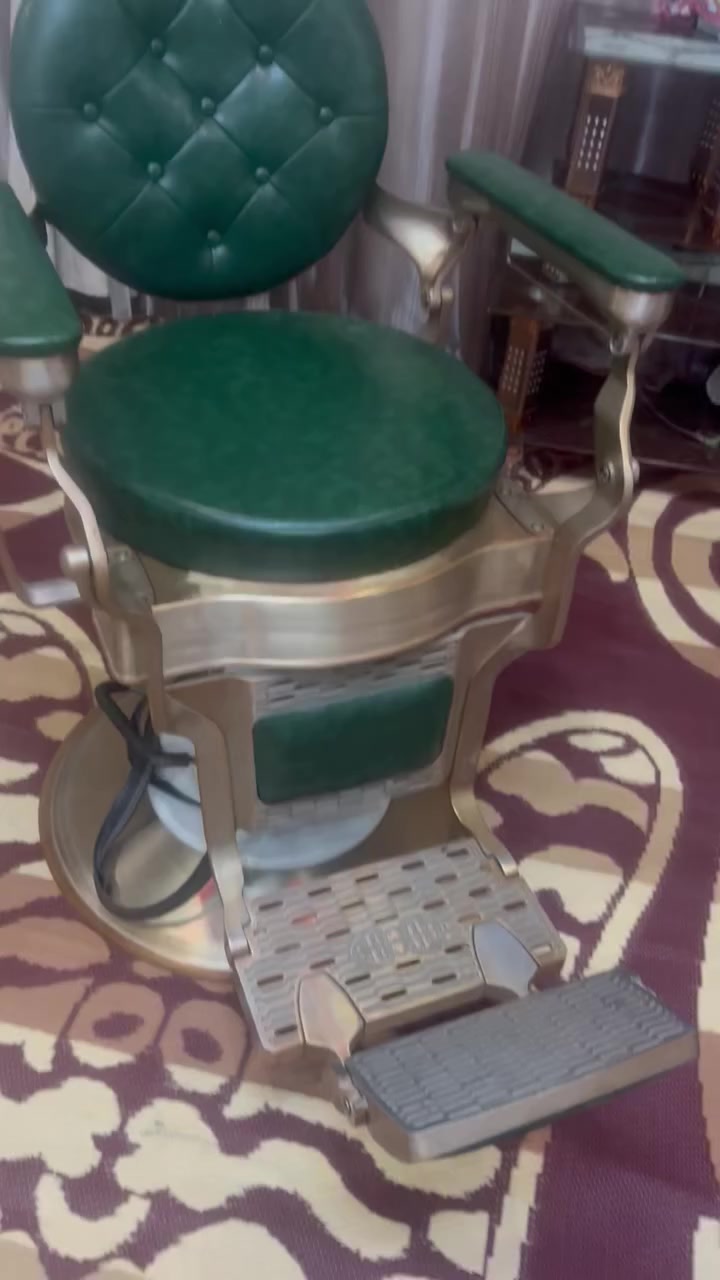 كرسي ملكي عدد 4
مايحتاج اسولف الفيديو واضح
نضافه فول سعر القطعه 550
مكاني بغداد واكو توصيل 
محافضات عن طريق النقليات 
واتساب : ***********
