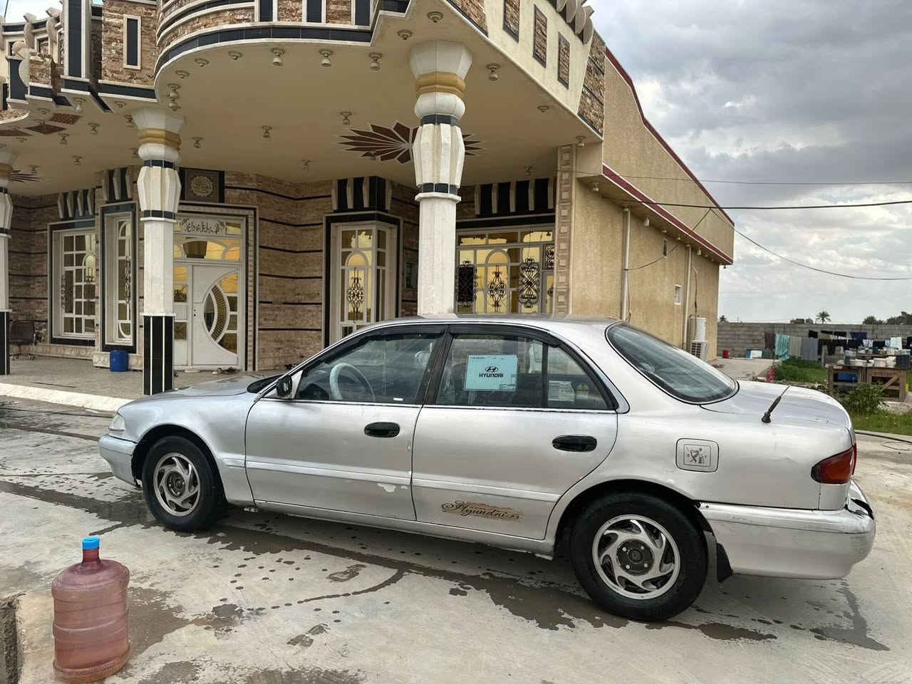 سلام عليكم
للبيع سوناته تو موديل 93 سياره نضيفه بس باب بيهه دوشمه جديده محرك مكفول سياره جاهزه مابيهه اي نقص المكان بغداد السعر 45 وبيهه مجال الاستفسار على الرقم ***********
