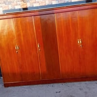 يوجد كناتير صاج داخل وخارج السعر عل خاص اوتصال عل رقم الهاتف 078265895...