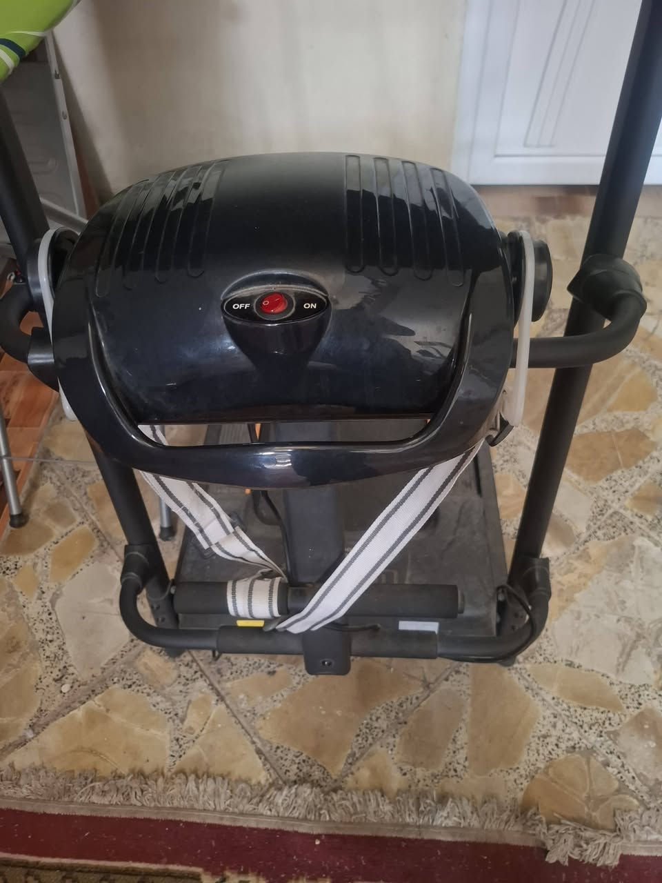 جهاز جري نظيف جدا  
السعر ١٧٠ الف

العنوان بغداد العامرية
