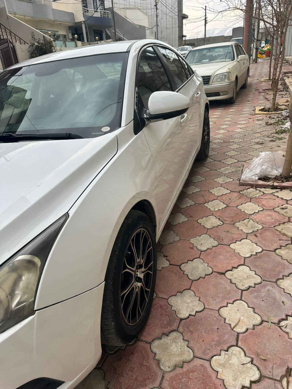 شۆفێرلێت کروز مۆدێل ٢٠١١ بۆ م
​جۆری مەکینە: ١.٦ لتر (مەکینە ئۆپترا) - زۆر بێ کێشە و کەم مەسرەفە.
​ڕۆیشتوو: ١٤٤,٠٠٠ کیلۆمەتر.
​بۆیاخ: تەنها یەک پارچە (یەک دۆسەی لای سەکنی) بۆیاخە، ئەوی تری بەشەرتی بێ بۆیاخ .
​شوێن: [سلێمانی]
تەحویل و غرامە بە شەرت
​ئۆتۆمبێلەکە زۆر خاوێن ڕاگیراوە و هەموو کارەباییات و مەکینەی بەشەرتە.
​دیوەکەی ناوەوەی زۆر پاکە و هیچ مەسرەفێکی تێدا نییە.
***********
​ژمارەی تەلەفۆن: [*********** ] السليمانية, العراق
