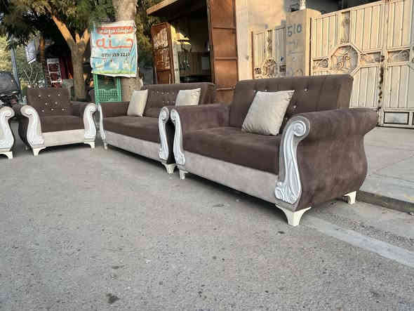 سلاوهاورییان
ئە م تاقمە بۆفرۆشتن
12نە فە رییە دە سکردە
واتە فوڵ خوسوسیە
زۆر پاکو بی عە یبە 
ژ.م ***********
شوین.کە لار
