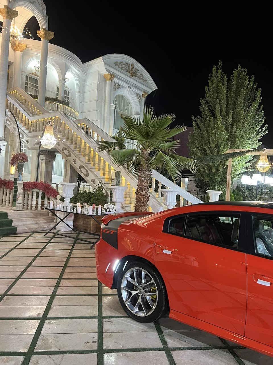 بيع فقط بدون مراوس
السلام عليكم 
جارجر GT plus 
خليجي وكاله هارلم 
موديل 2021 
فول مواصفات 1/1 
رقم شمالي سنويه وهزه جدد
ماشيه 52 الف كيلو فقط 
سياره جديده وكلشي ماعايزه وجاهزه 
على وضع الوكاله 
كفاله عامه من كلشي 
السعر 300 وبيها مجال للشراي 
مكان السياره النجف الأشرف 
***********
