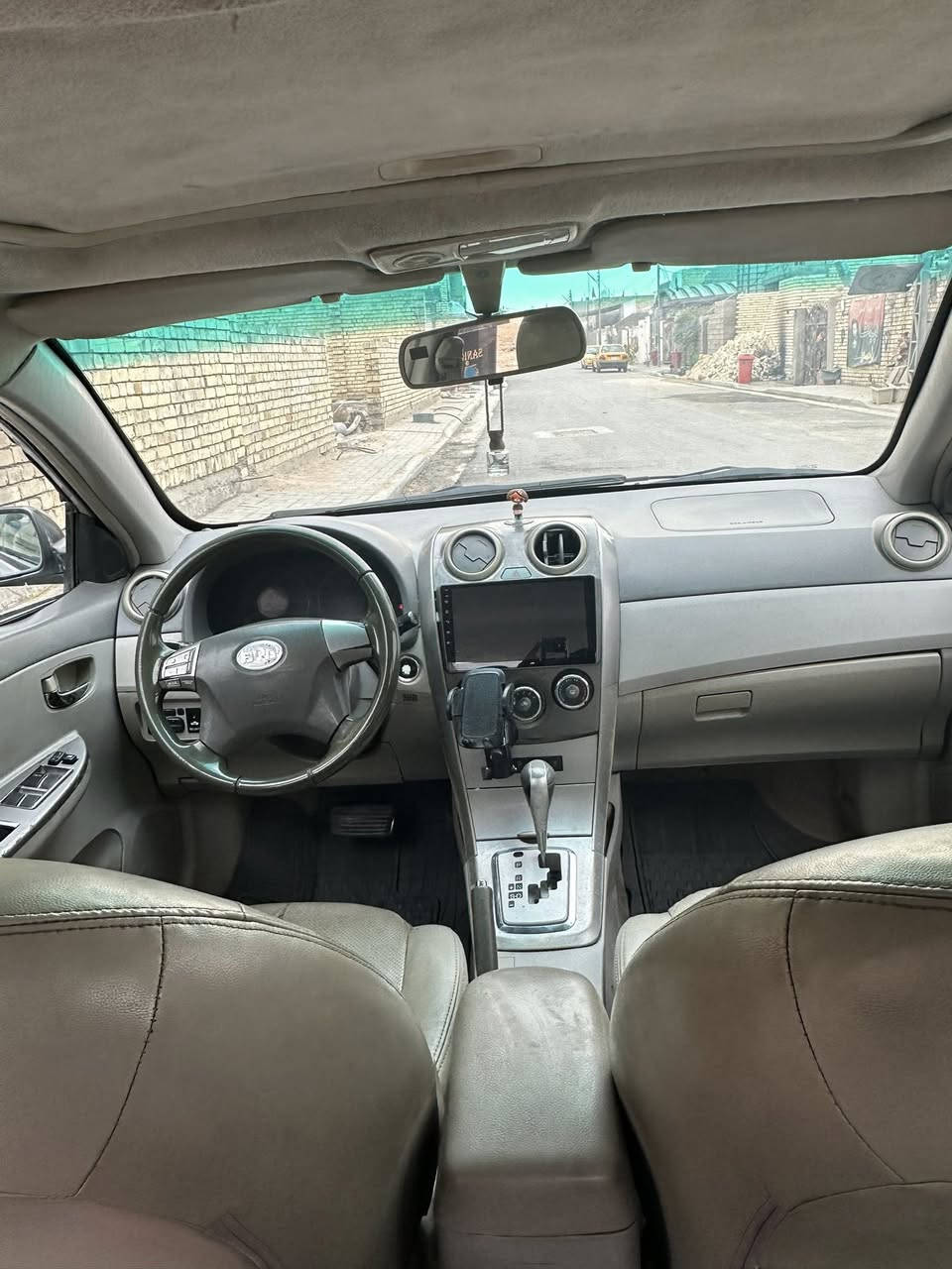 السلام عليكم BYD  G3  موديل 13 كير محرك سليمات تحويل ثاني يوم بيها طخطخات موضحه بلصوره مكاني بغداد سريع الدوره مدخل البويثه ***********
