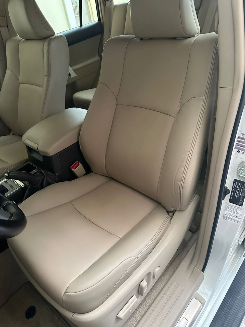 السلام عليكم تويوتا برادو 2023 فئة TXS خليجي وكالة ساز ام ضمان   مكفولة كفالة عامة من ضربة وصبغ وبارد وشخط و الرقم اربيل الجديد تحويل فقط ثاني يوم فول 1/1 مكان سيارة صويرة ترهم مراوس
السيارة كفالة عامة بدون اي ملاحظة وشرط السونار و السعر هو   473الف دولار بيه مجال 
بصمات 2 وتشغيل عن بعد وسلايد و كراسي 
كهرباء وجلد  ***********//***********
