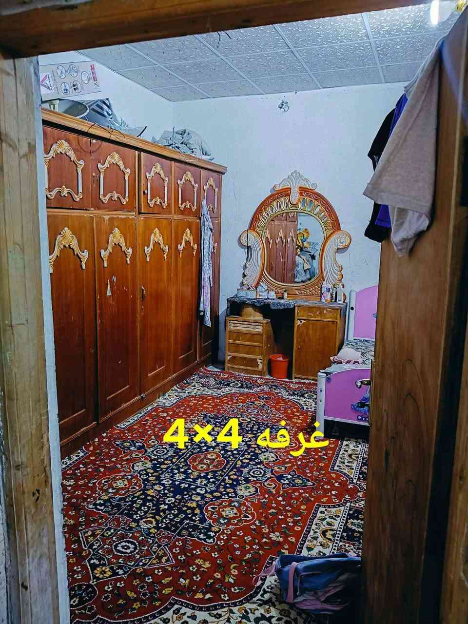 سلام عليكم بيت 100م مربع ركن
شارع مطار خلف بنزين خانه ريبال
حي صدر الثالث 
بناء بلوك السقف صب الارضيه كاشي
يحتوى على غرفتين + استقبال + صاله و مطبخ+ تخاريج داخليه و خارجيه + مساحه طارمه + مكشوفه البيت كامل كلشي ما عايز 
عقد زراعي بي وصل و مرقم من قبل البلديه يبعد عن شارع 17 تموز 200 متر
 البيت بسمي للاستفسار اكثر  اتصال ***********
السعر 22 مع مجال
