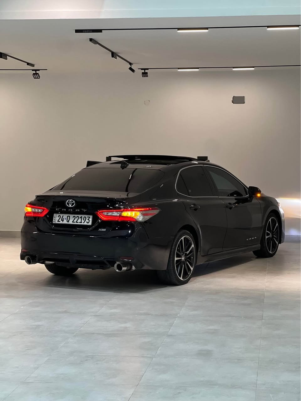 كامري Xse فول فول 
ماكينه 2.5 لتر v4 
موديل 2018 
ره نگ ره ش
داتاشو
بينج كاميره 
سه ماعه jbl 
بانوراما 
كوشن كاره باهي 
كوشن هيتر 
كه له ك مواسفاتين دي تيدانه 
سوبخ دوو قتعه و قتعه ك به غه 
به س بي داخلي و به رشوت 
زمارا ته له فوني *********** دهوك, العراق
