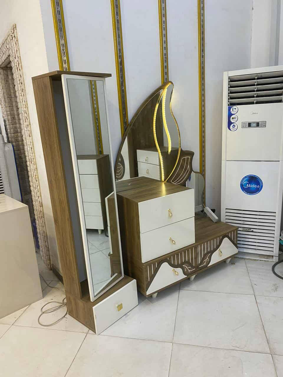 غرفه نوم تركي ٨ قطعه جديد مامستخدمه اخر قطعه المعروضة بالمعرض
اناره بالكومديات وميز التواليت والكنتور بسعر مناسب جدا
٤٧٥ الف

متوفره بمعرض الملك (الكوكب الدري للأثاث)


**إذا كنت صاحب هذا الإعلان وتريد حذفه لأي سبب، رجاءا أرسل رسالة إلى الدعم الفني**