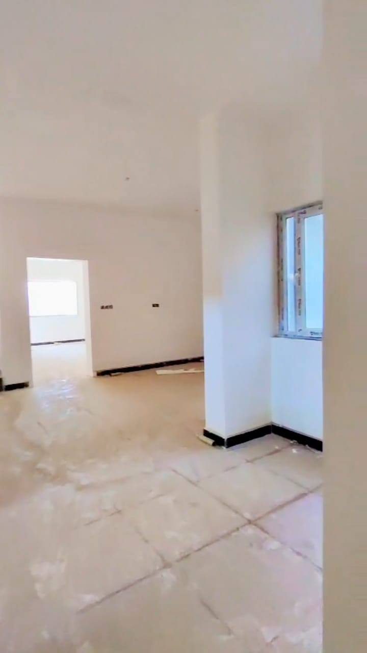 دار للبيع في مجمع ابو تراب السكني مرحلة ثانية  جاهز للسكن مساحة ٢٠٠ مساحة البناء ١٦٧ طابق واحد الخارطة الحديثة  غرفتين وصاله عرضيه ومطبخ وستقبال وصحيات عدد ٢ حديقة كراج سياره موقع مميز خلف شارع ٣٠ يباع نقد بدون تطلوعه بسعر مناسب جداً للاستفسار اكثر الاتصال على الرقم *********** ***********1
او زياره #مكتب كاظم الكعبي داخل مدينة ابو تراب السكني
