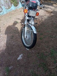 دراجة • أوراق أصلية • مكينة نظيفة