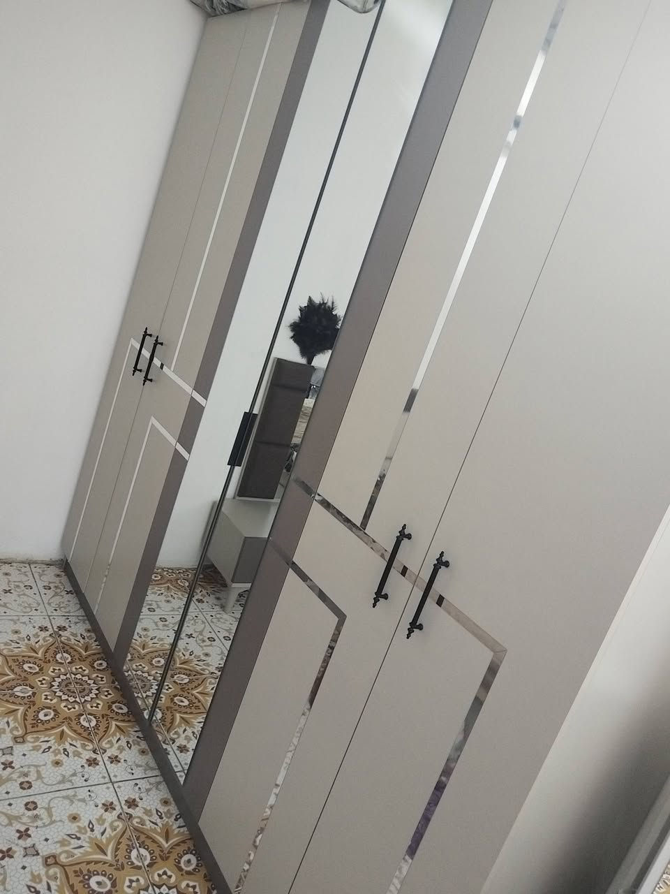 سلام عليكم عندي غرافه لبيع تكون من خمس قطع مع مرايه نضيفه مابيهه اي ضرار


**إذا كنت صاحب هذا الإعلان وتريد حذفه لأي سبب، رجاءا أرسل رسالة إلى الدعم الفني**