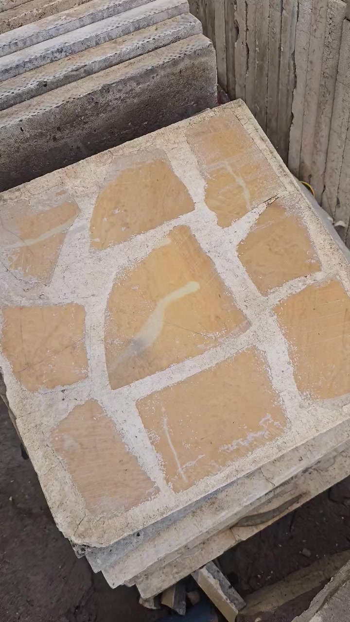 السلام عليكم ورحمة الله وبركاتة
متاح كاشي للبيع 200 متر خام ما مجلي *********** 
***********
