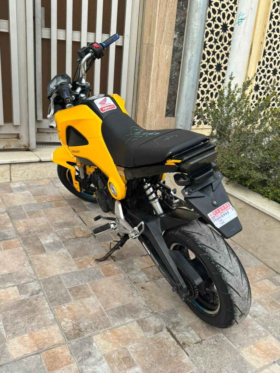 سلام عليكم دراجه هوندا كروم
مكينه بلاديه لا تبخير وتنقيص 

صالنصه رياضيه  طسه ناعمه اشاير شغال. 

ماشيه 35 الف  عنوان الشعب 
سعر 800 الف
نمر 4 
رقم ***********
